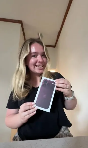 Free phone customer 4 showing the free smartphone they received
