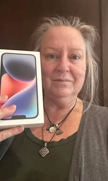 Free phone customer 16 showing the free smartphone they received